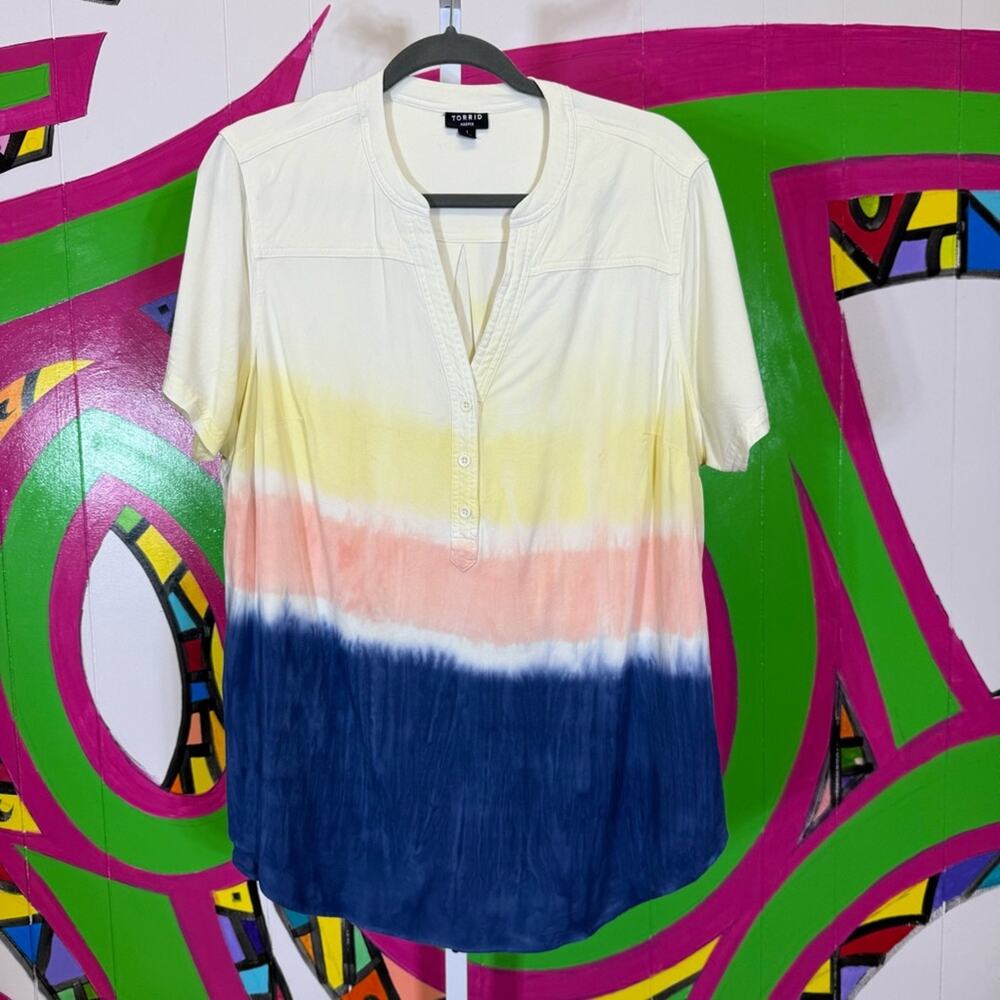 torrid, Tie Dye Harper. Trendy Multicolor Women's Top. Size 1 (14/16).